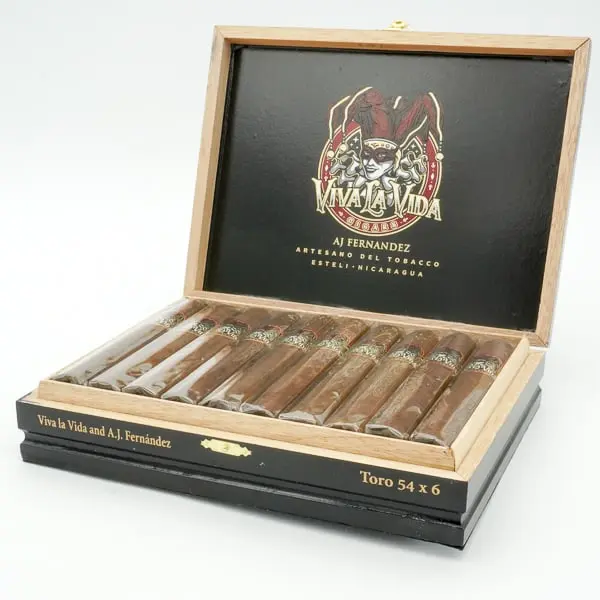 EL ARTESANO VIVIA LA VIDA TORO